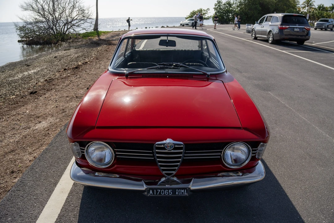 1967 Alfa Romeo Giulia Sprint GT Veloce - Image 7 of 31