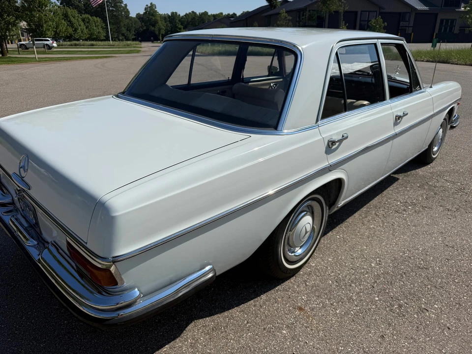 1967 Mercedes-Benz W108 & W109 - Image 8 of 31