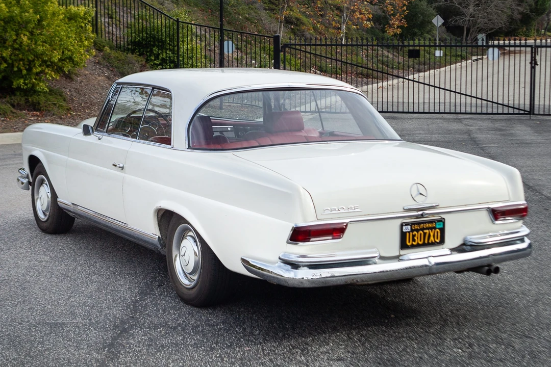 1967 Mercedes-Benz W111 Coupe - Image 6 of 31