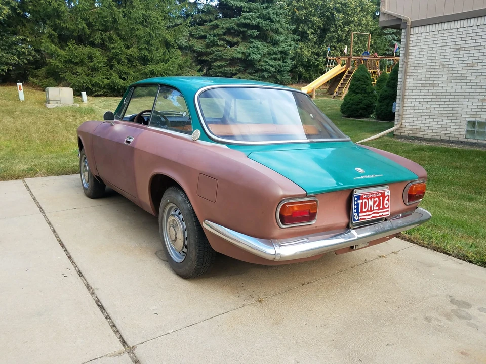 1968 Alfa Romeo 1750 GT Veloce - Image 13 of 31