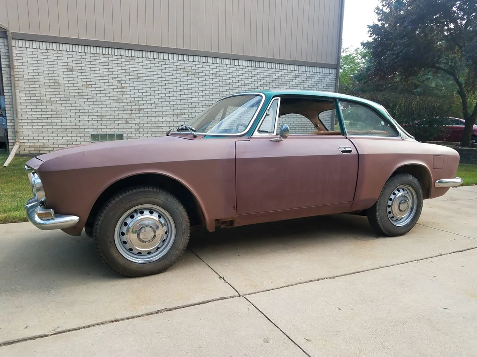 1968 Alfa Romeo 1750 GT Veloce - Image 10 of 31