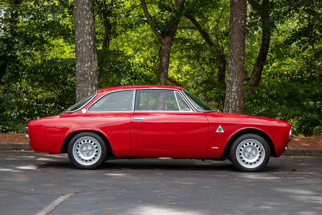 1969 Alfa Romeo 1750 GT Veloce - Image 18 of 31