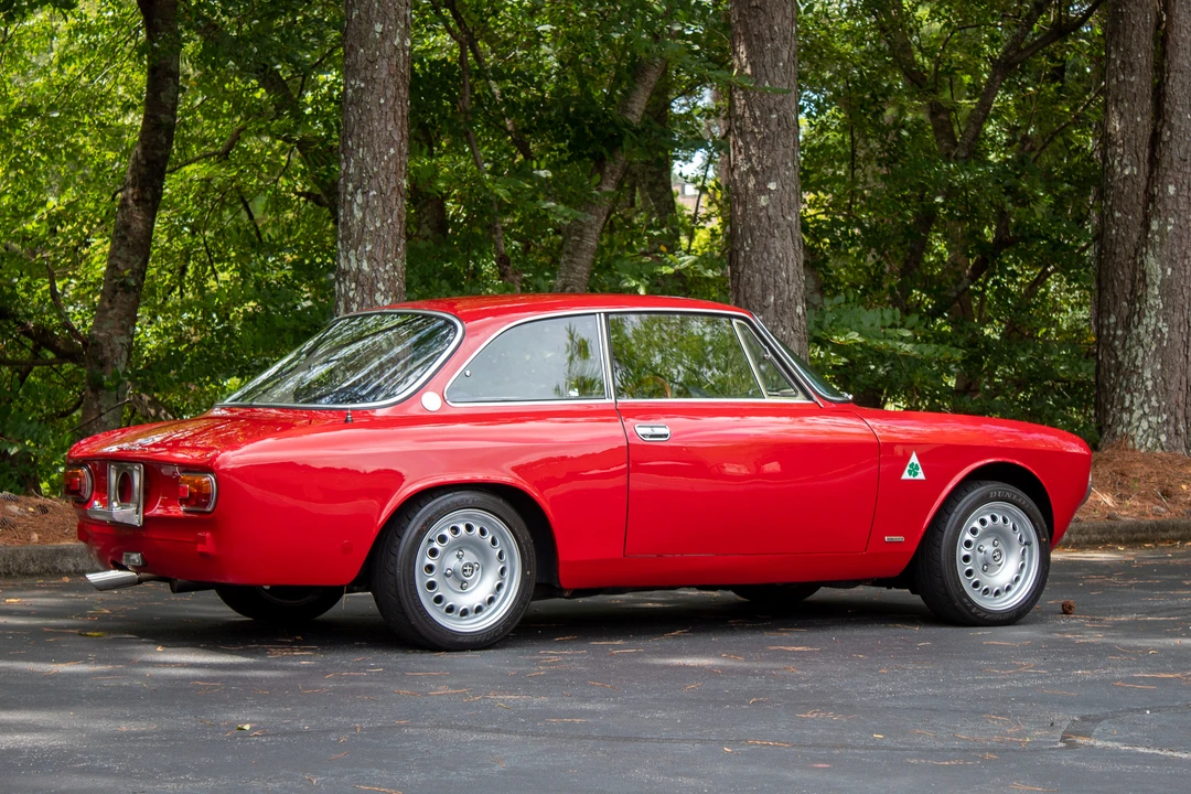1969 Alfa Romeo 1750 GT Veloce - Image 17 of 31