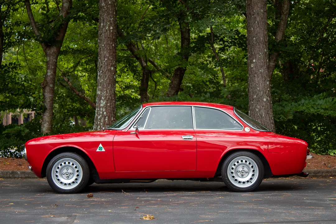 1969 Alfa Romeo 1750 GT Veloce - Image 9 of 31