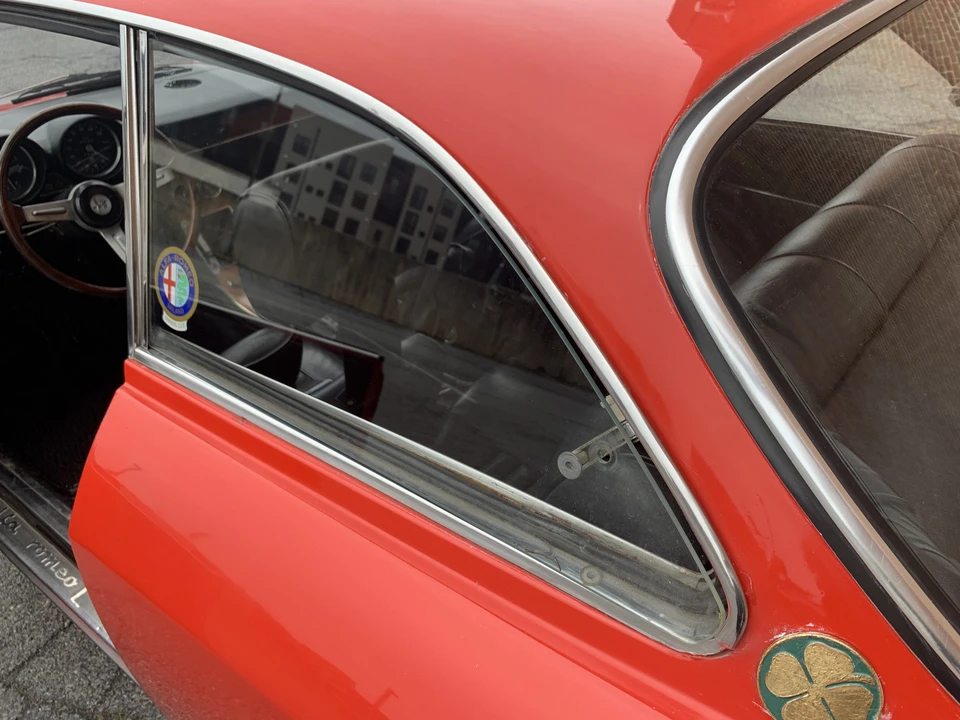 1969 Alfa Romeo Giulia Sprint GT Veloce - Image 28 of 31