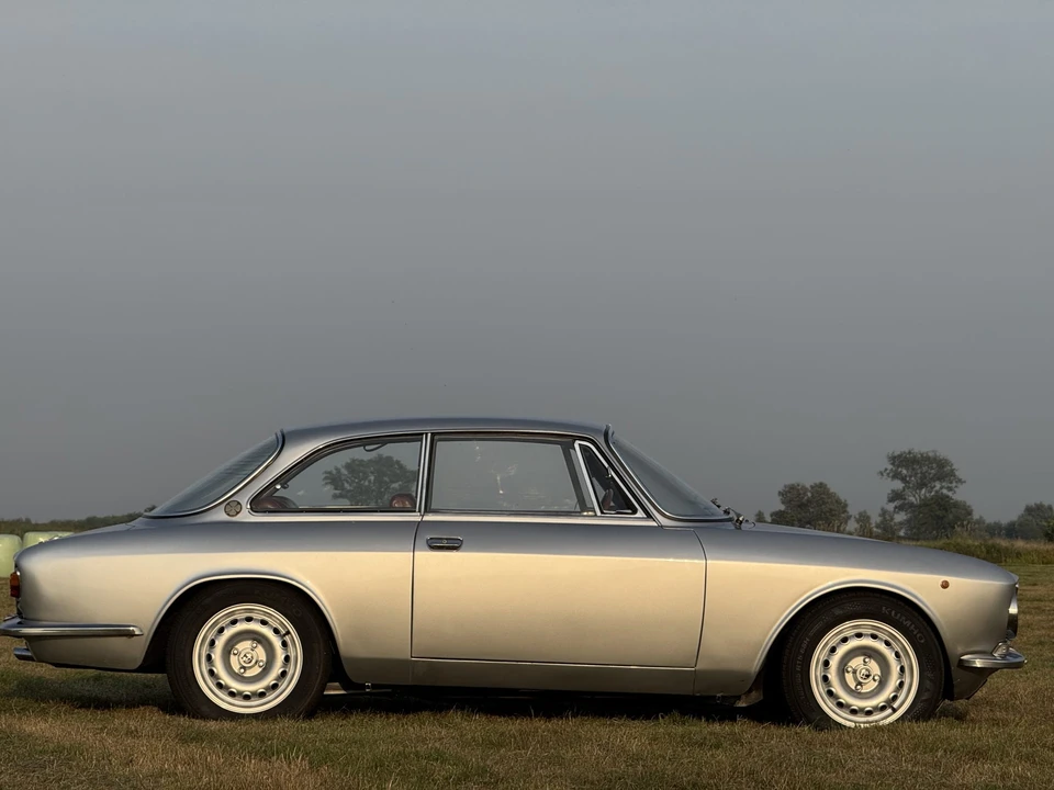 1970 Alfa Romeo 1750 GT Veloce - Image 26 of 31