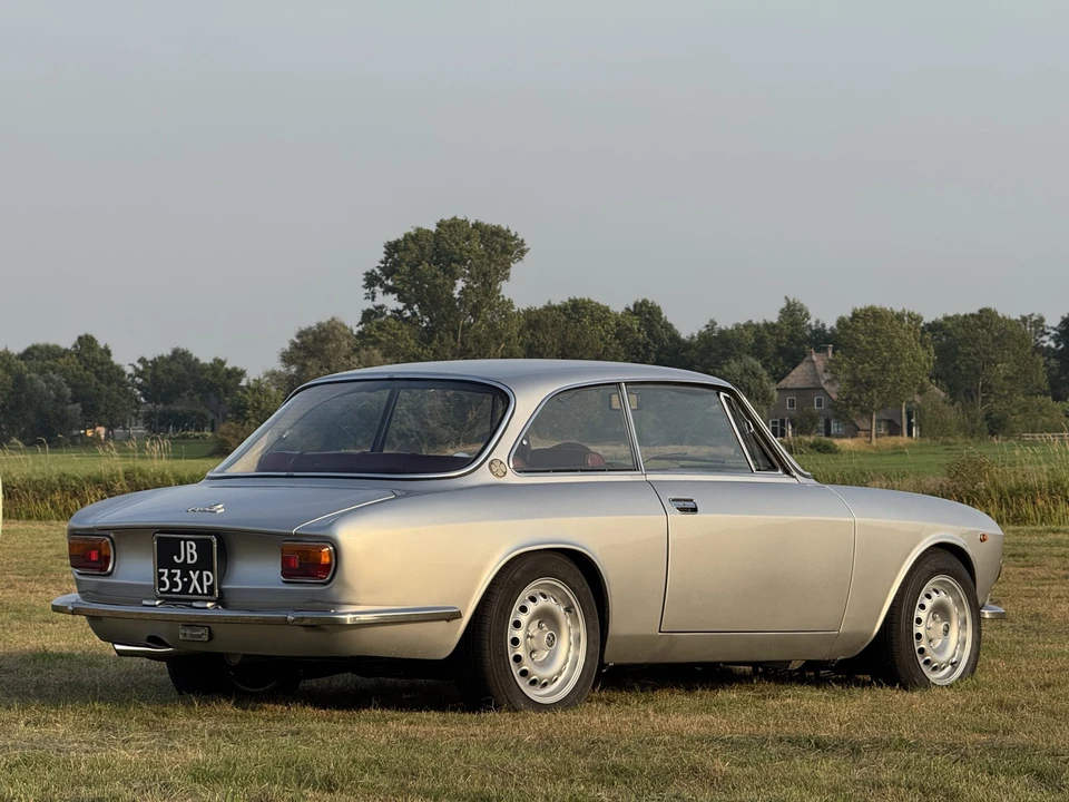 1970 Alfa Romeo 1750 GT Veloce - Image 30 of 31