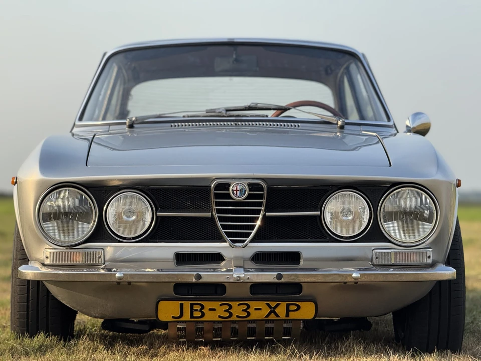 1970 Alfa Romeo 1750 GT Veloce - Image 18 of 31