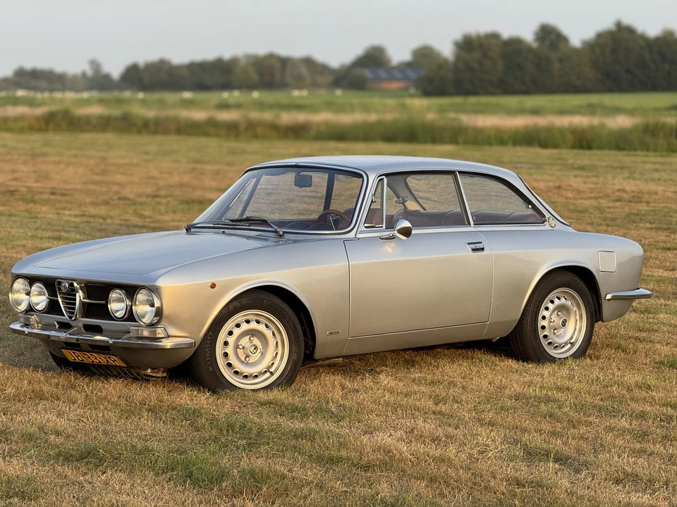 1970 Alfa Romeo 1750 GT Veloce - Image 7 of 31