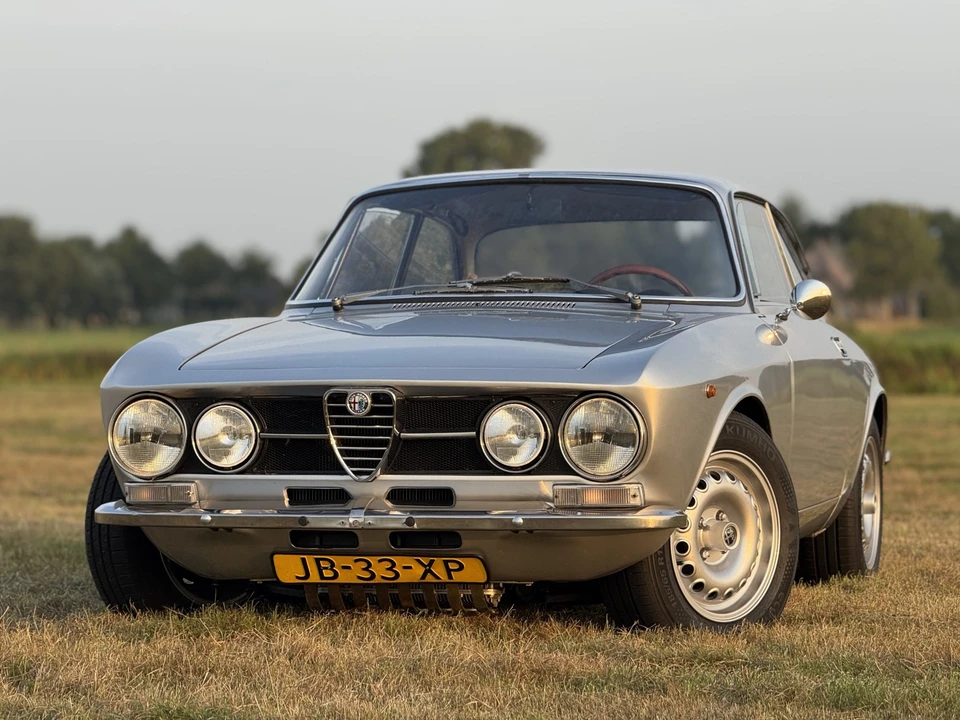 1970 Alfa Romeo 1750 GT Veloce - Image 12 of 31