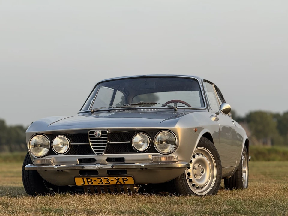 1970 Alfa Romeo 1750 GT Veloce - Image 11 of 31