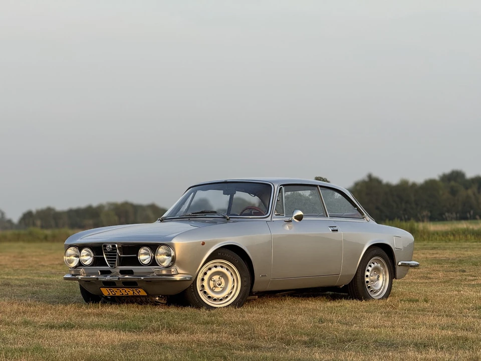 1970 Alfa Romeo 1750 GT Veloce - Image 5 of 31