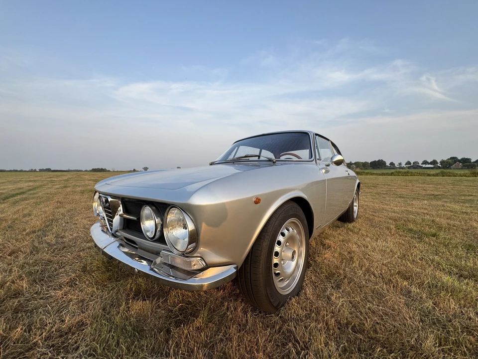 1970 Alfa Romeo 1750 GT Veloce - Image 9 of 31