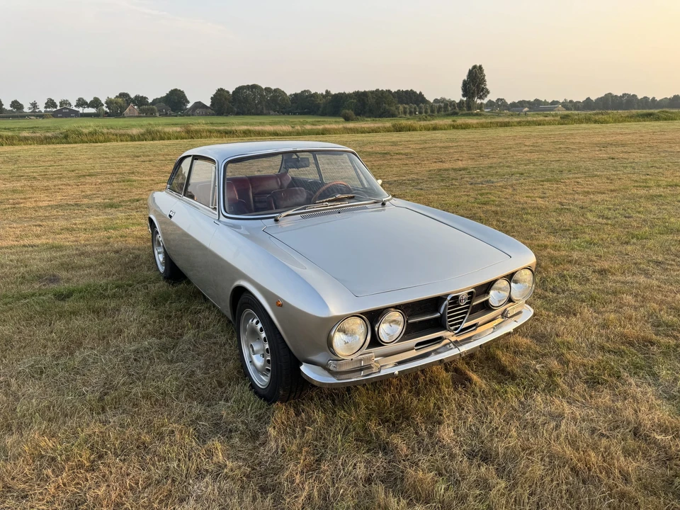 1970 Alfa Romeo 1750 GT Veloce - Image 22 of 31