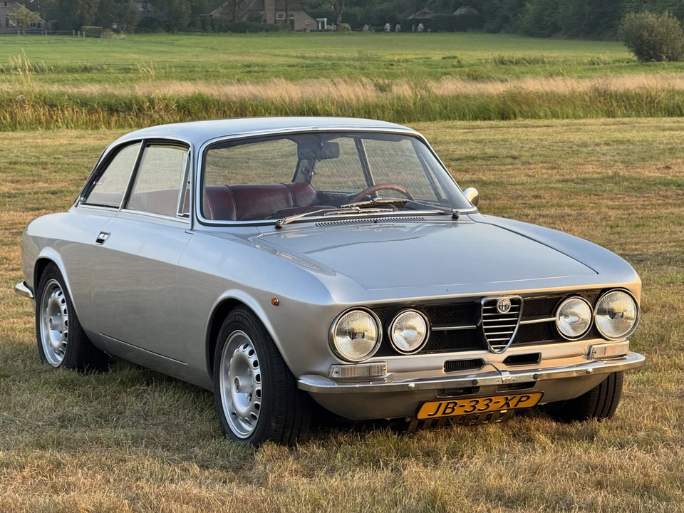 1970 Alfa Romeo 1750 GT Veloce - Image 19 of 31