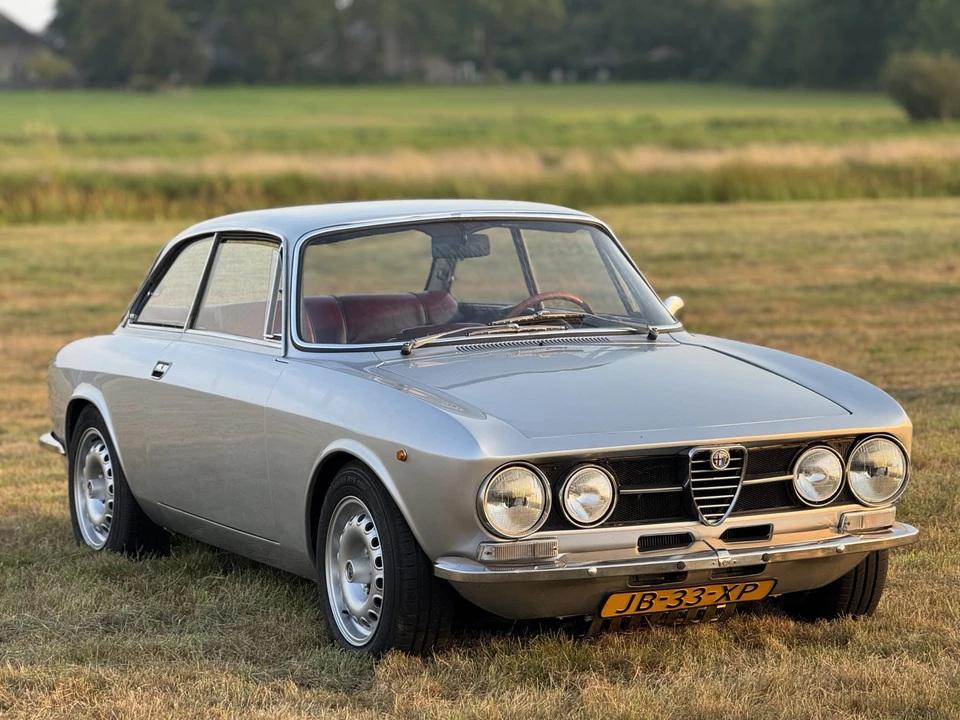 1970 Alfa Romeo 1750 GT Veloce - Image 20 of 31