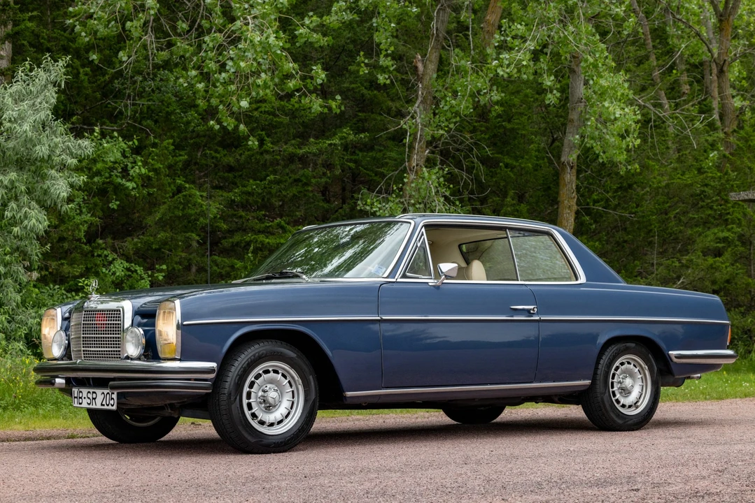 1970 Mercedes-Benz W114 & W115 - Image 2 of 31