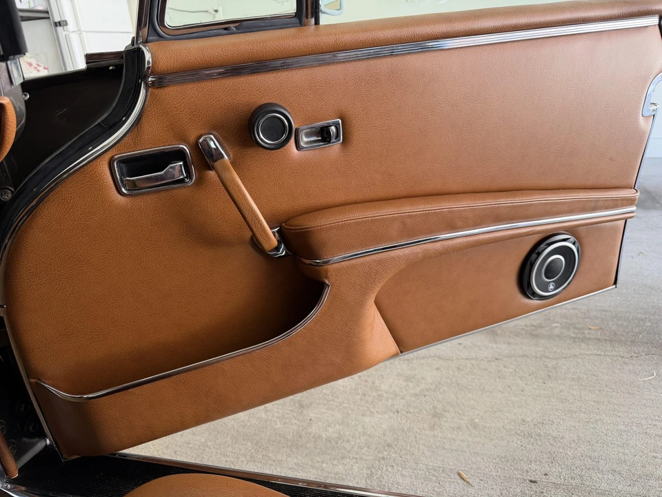 1970 Mercedes-Benz W111 280SE 3.5 Coupe - Image 29 of 31