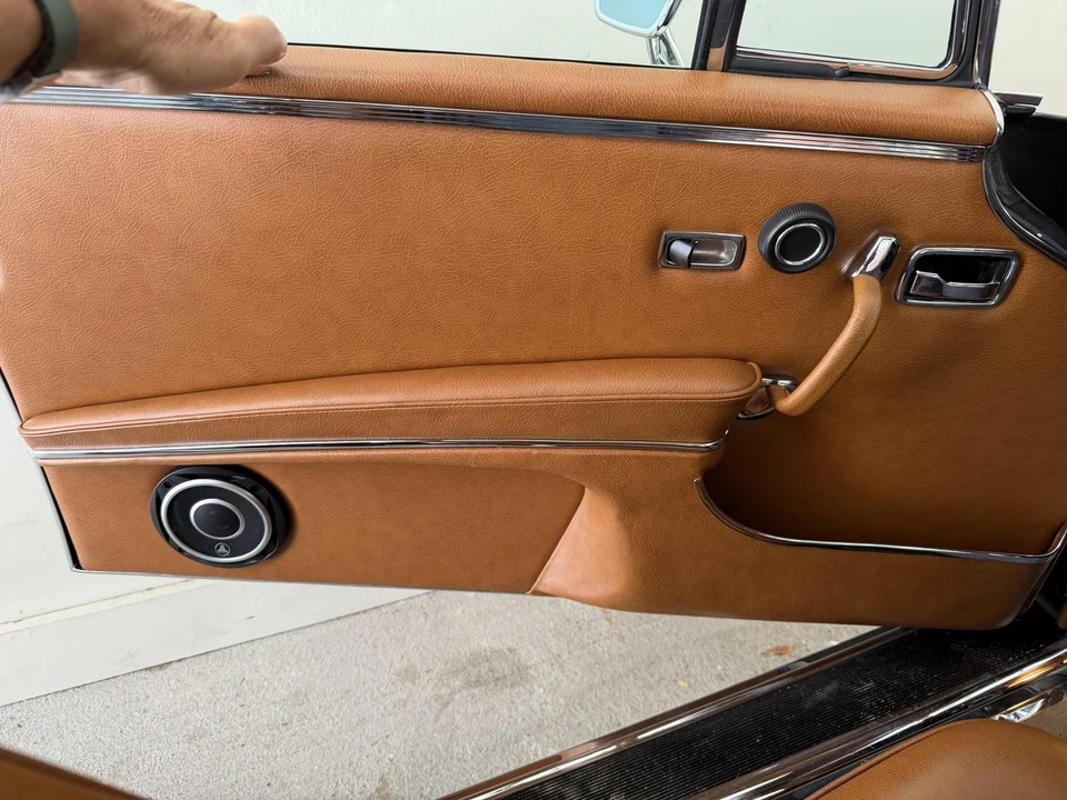 1970 Mercedes-Benz W111 280SE 3.5 Coupe - Image 26 of 31