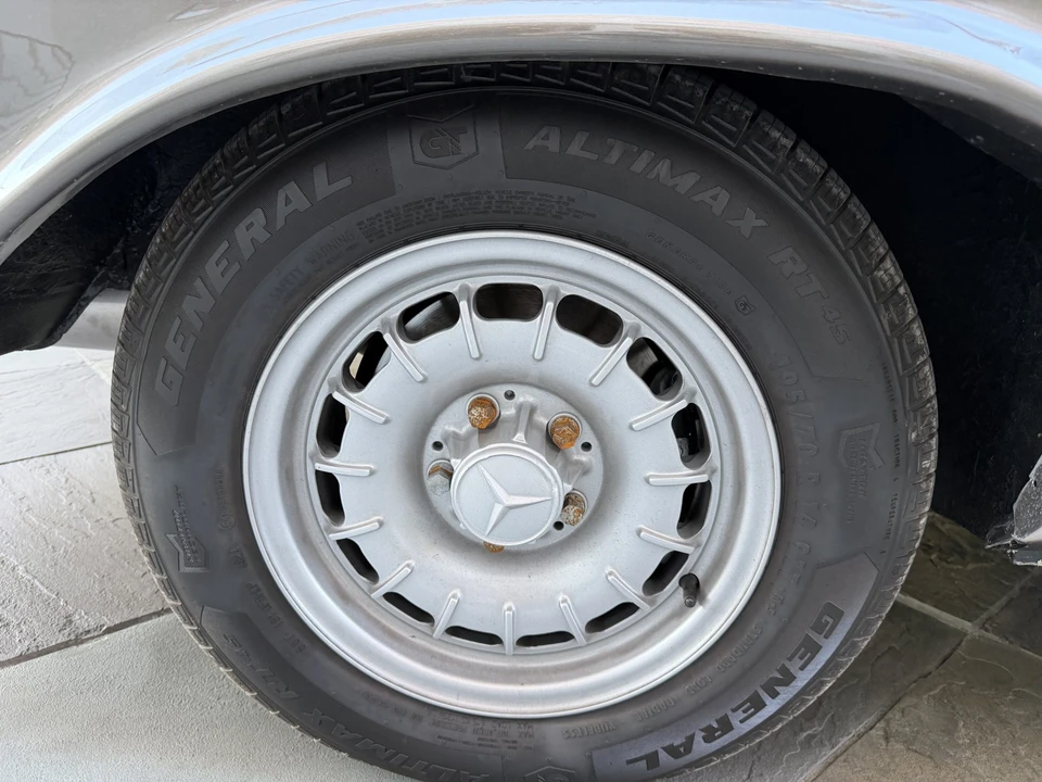 1970 Mercedes-Benz W111 280SE 3.5 Coupe - Image 22 of 31