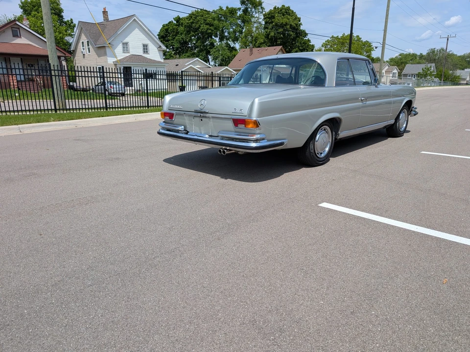 1971 Mercedes-Benz W111 280SE 3.5 Coupe - Image 19 of 31