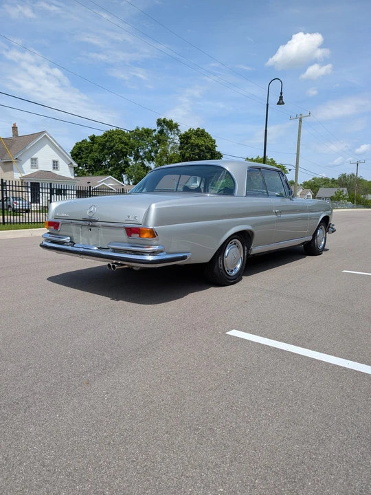 1971 Mercedes-Benz W111 280SE 3.5 Coupe - Image 18 of 31