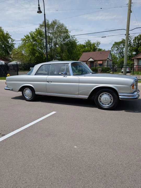1971 Mercedes-Benz W111 280SE 3.5 Coupe - Image 13 of 31