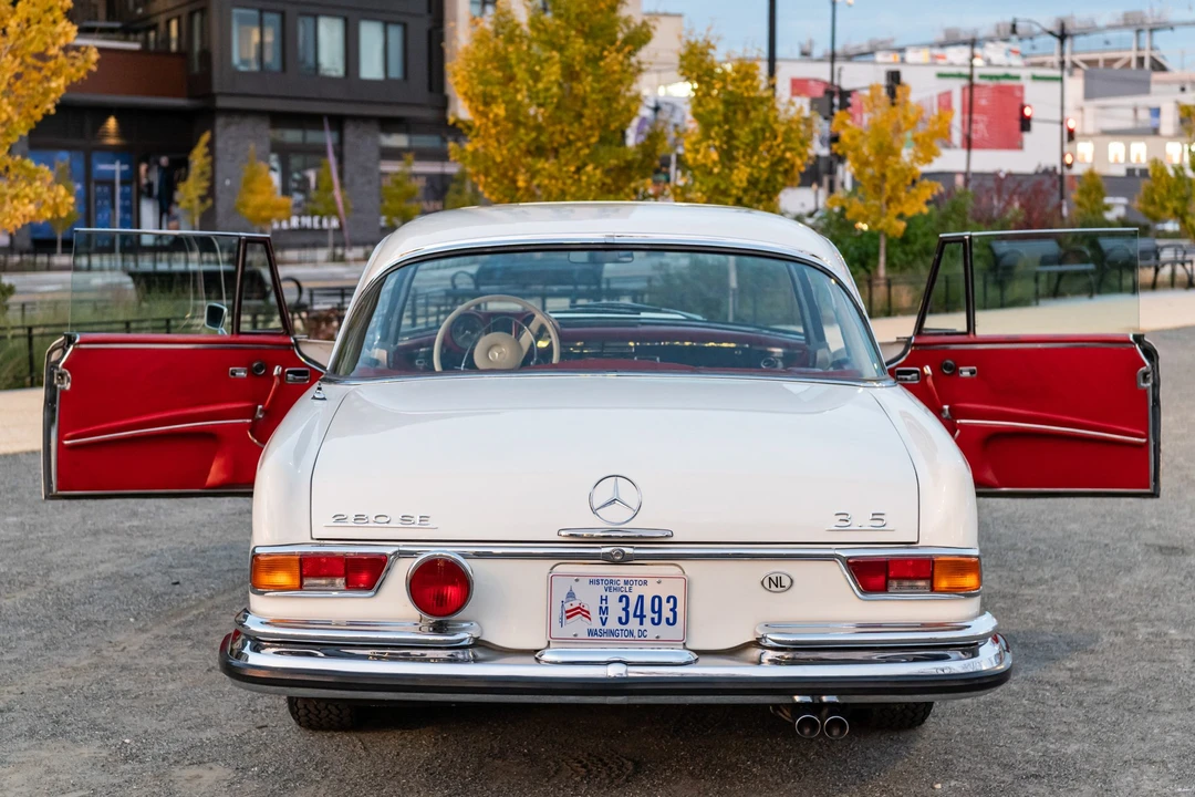 1971 Mercedes-Benz W111 280SE 3.5 Coupe - Image 13 of 31