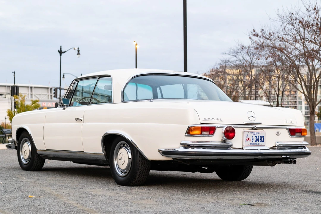 1971 Mercedes-Benz W111 280SE 3.5 Coupe - Image 10 of 31