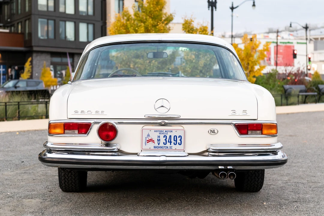1971 Mercedes-Benz W111 280SE 3.5 Coupe - Image 9 of 31