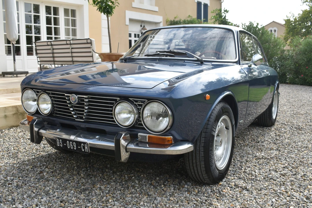 1972 Alfa Romeo 2000 GT Veloce - Image 2 of 31