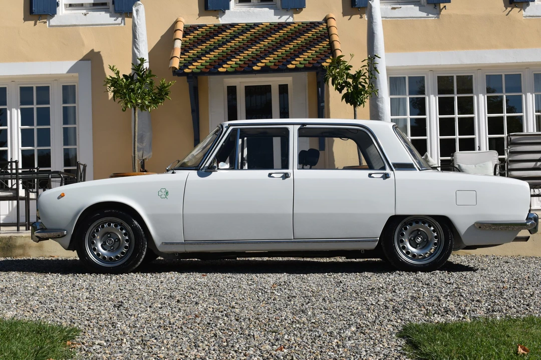 1974 Alfa Romeo - Image 7 of 31