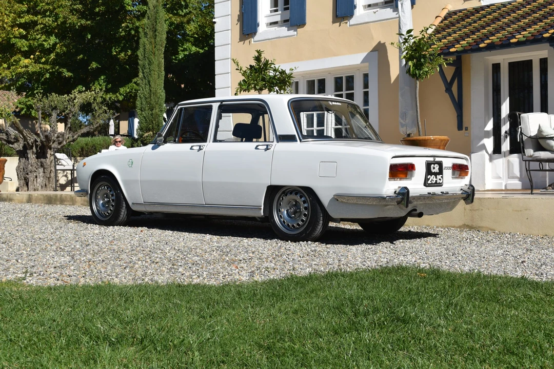 1974 Alfa Romeo - Image 8 of 31