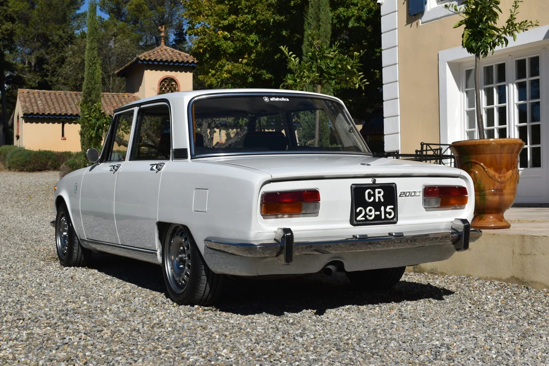 1974 Alfa Romeo - Image 9 of 31