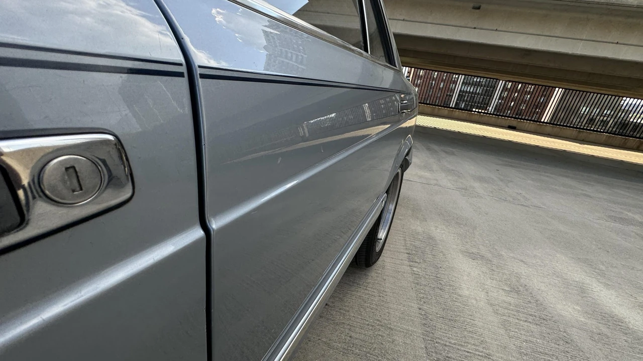 1981 Mercedes-Benz W126 S-Class Sedan - Image 29 of 31