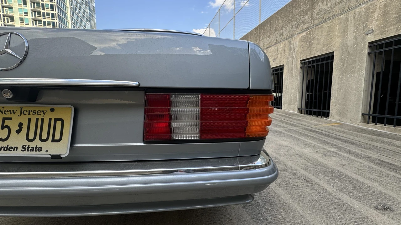 1981 Mercedes-Benz W126 S-Class Sedan - Image 27 of 31