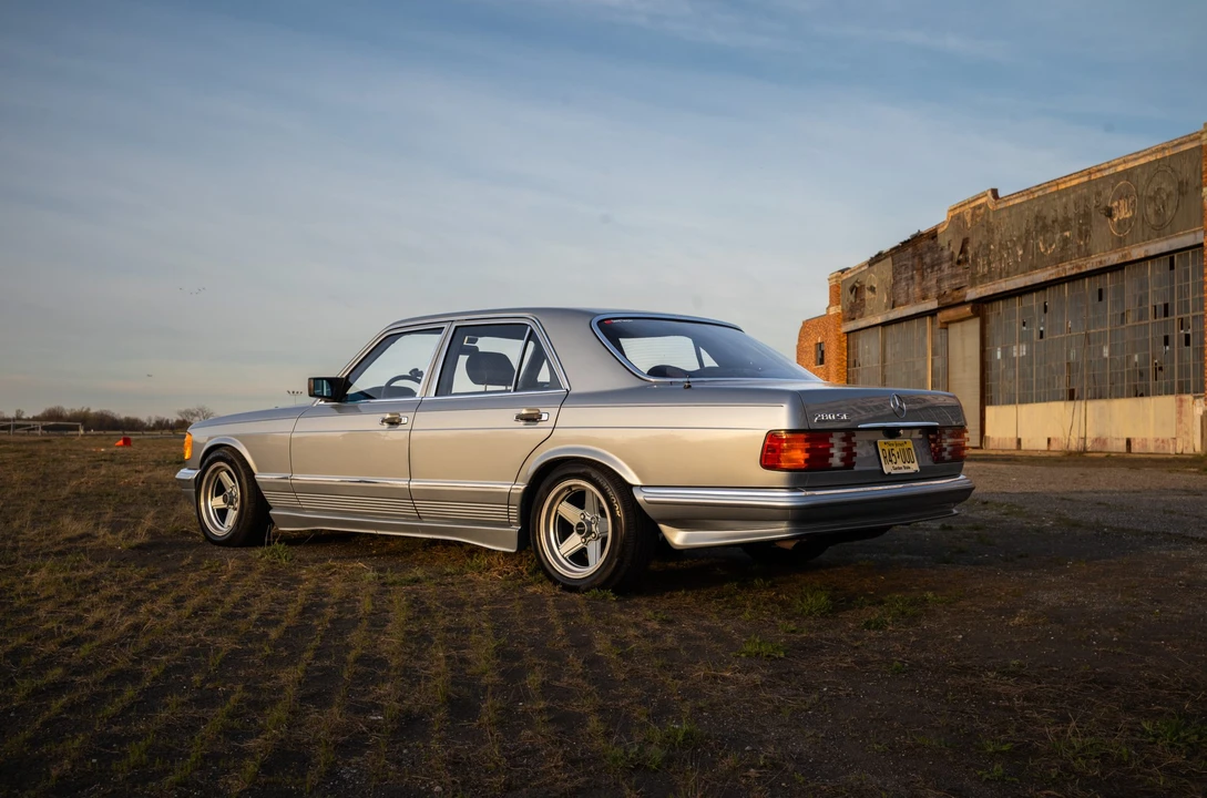 1981 Mercedes-Benz W126 S-Class Sedan - Image 13 of 31