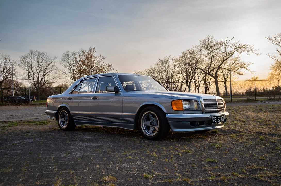 1981 Mercedes-Benz W126 S-Class Sedan - Image 17 of 31