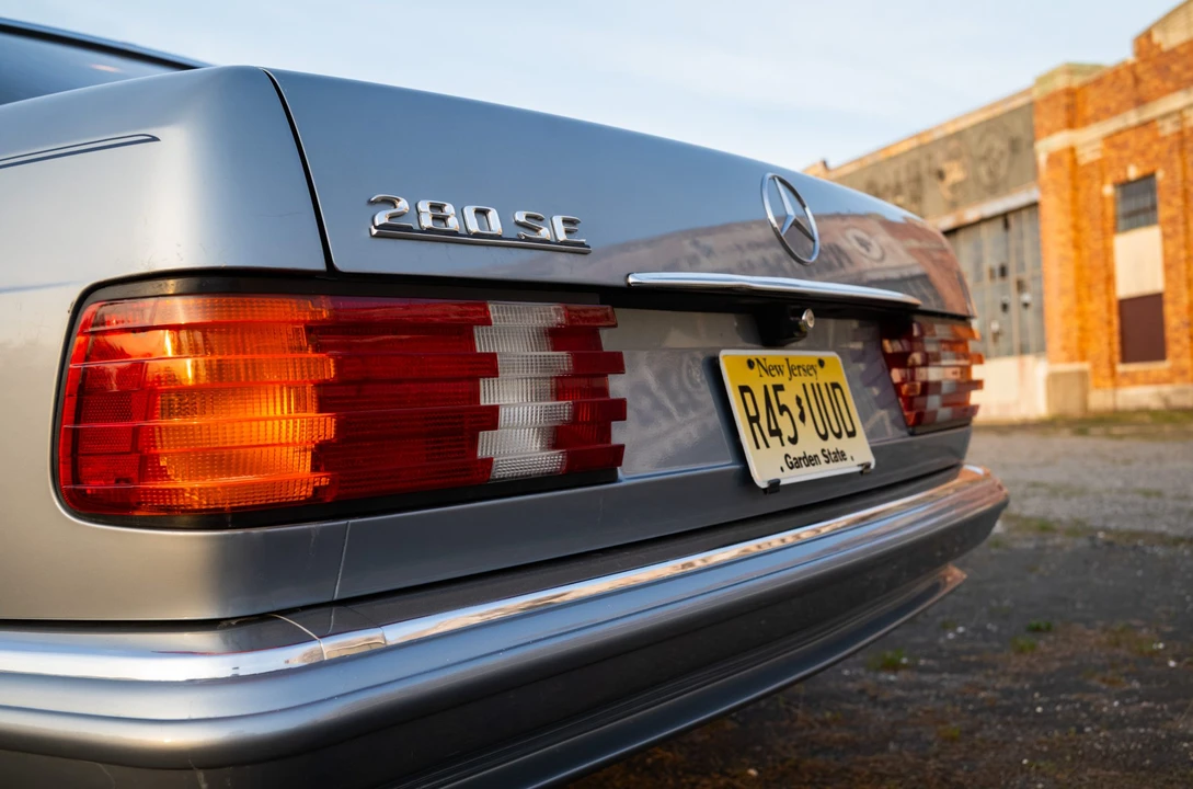 1981 Mercedes-Benz W126 S-Class Sedan - Image 25 of 31