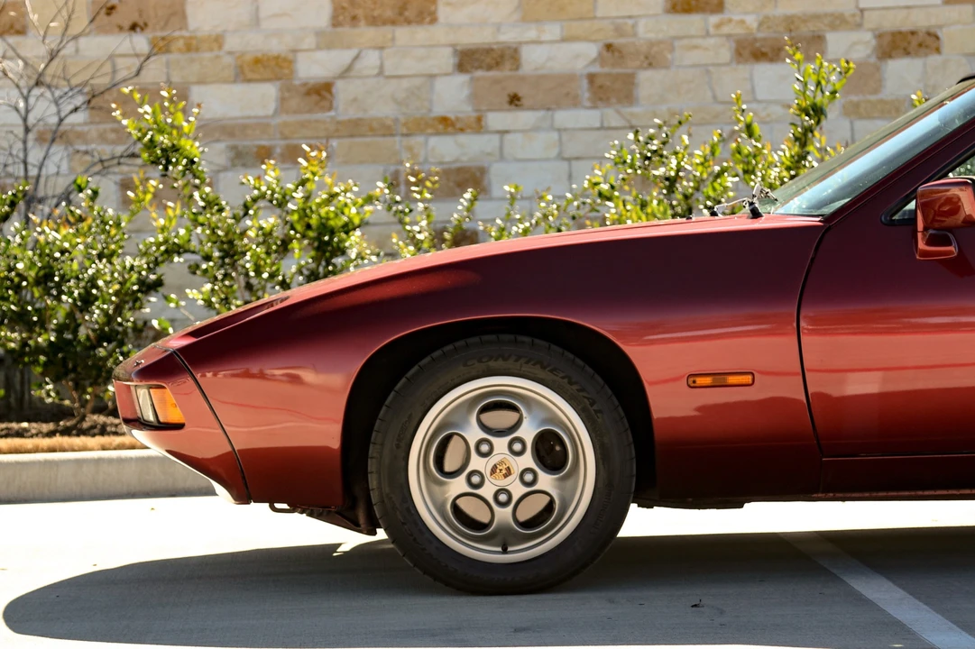 1981 Porsche 928 - Image 11 of 31