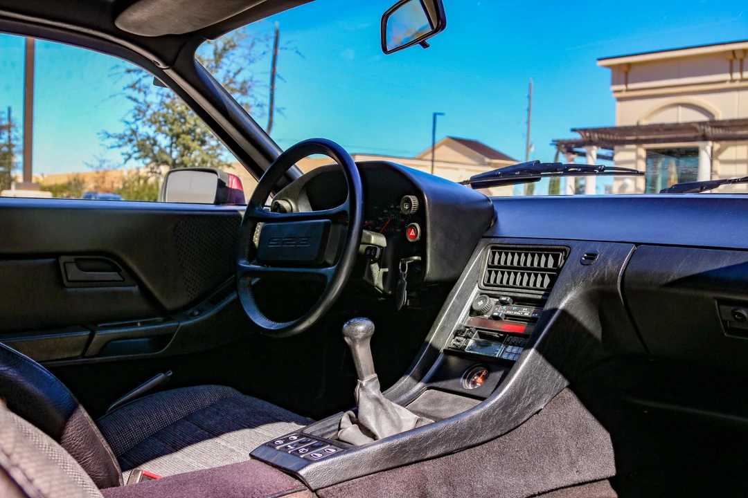1981 Porsche 928 - Image 26 of 31