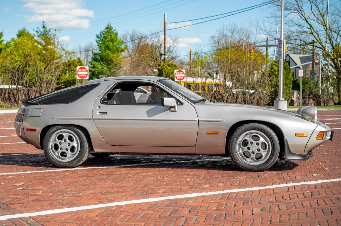 1981 Porsche 928 S - Image 10 of 31