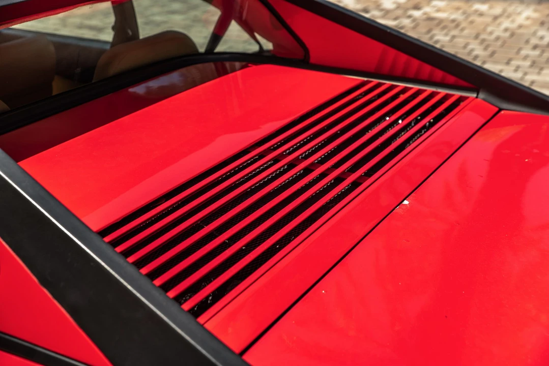 1982 Ferrari Mondial 8 - Image 29 of 31