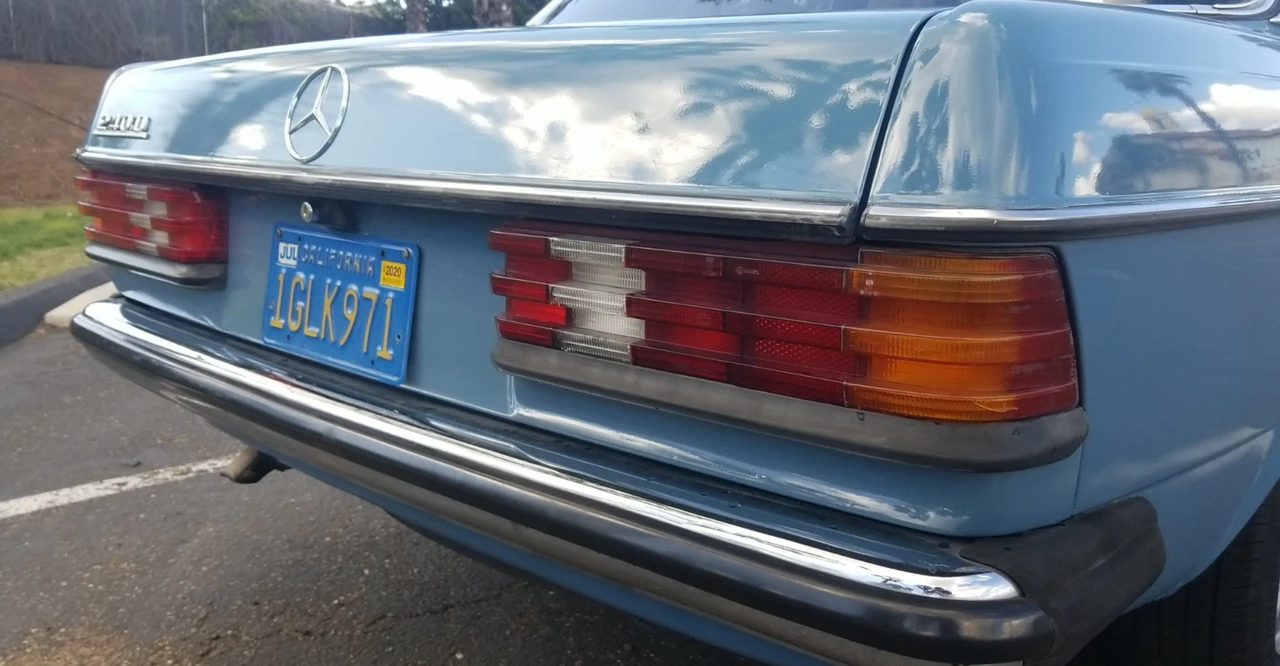 1982 Mercedes-Benz W123 Sedan - Image 27 of 31