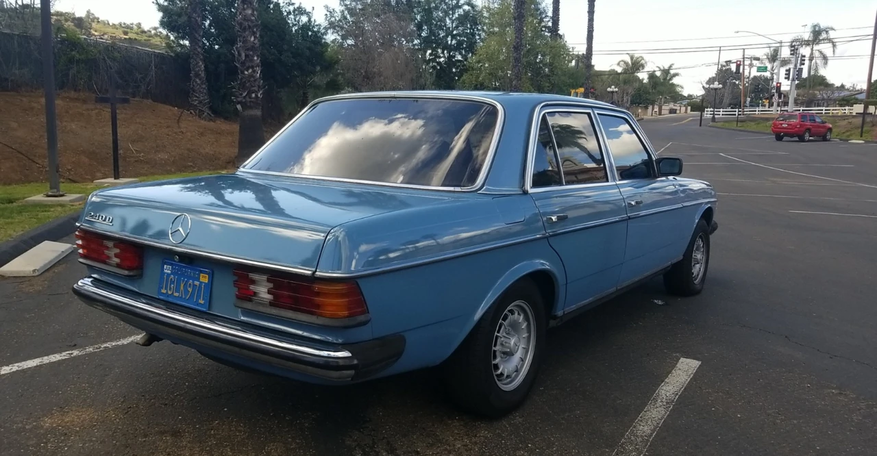 1982 Mercedes-Benz W123 Sedan - Image 12 of 31