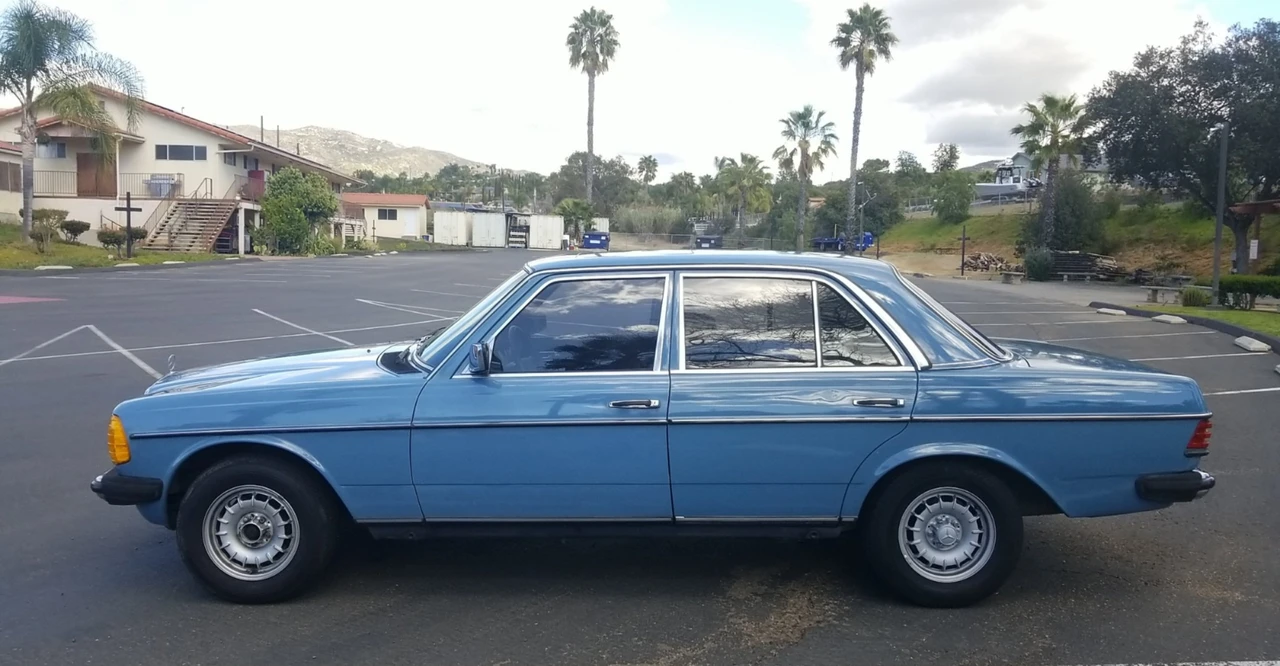1982 Mercedes-Benz W123 Sedan - Image 7 of 31