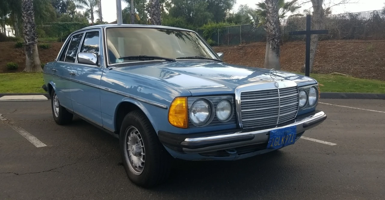 1982 Mercedes-Benz W123 Sedan - Image 19 of 31