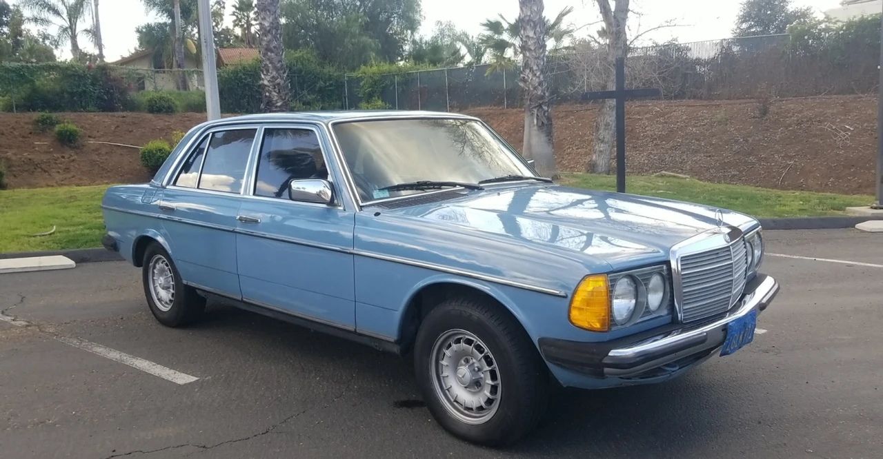 1982 Mercedes-Benz W123 Sedan - Image 18 of 31