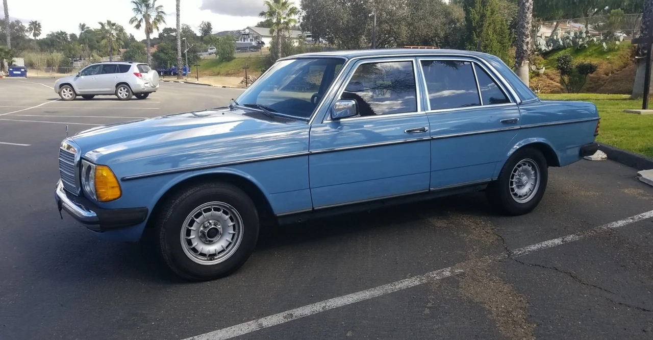 1982 Mercedes-Benz W123 Sedan - Image 6 of 31