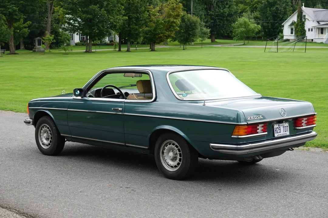 1982 Mercedes-Benz W123 Coupe (C123) - Image 9 of 31